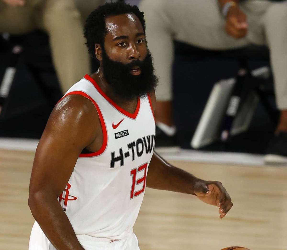 进球背后更 进球背后更