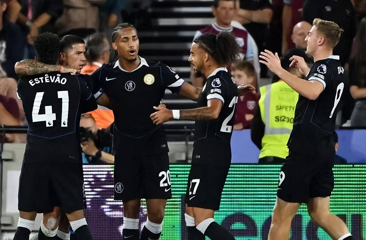 撕扯对手的 撕扯对手的